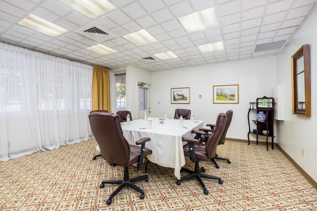 The Farmington Inn And Suites Екстериор снимка
