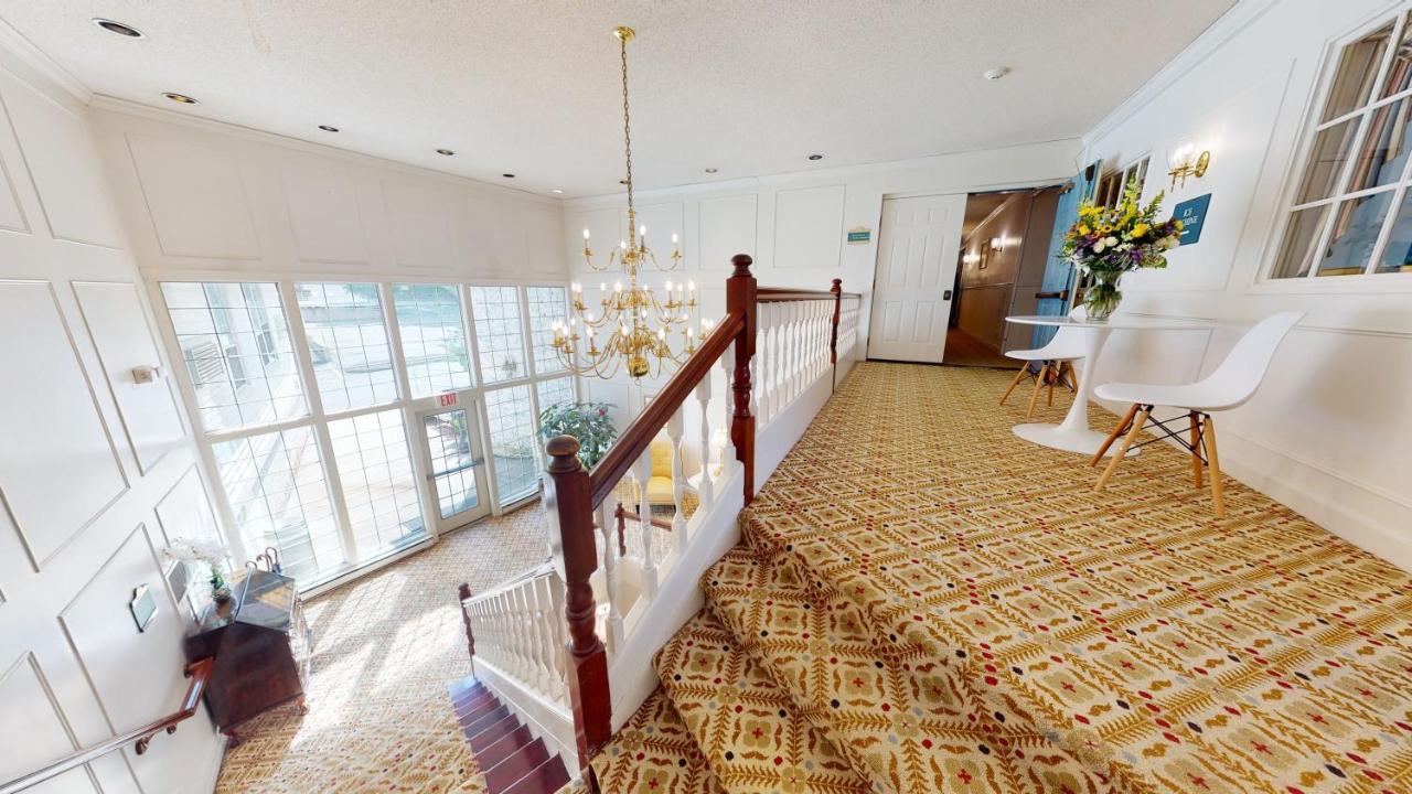 The Farmington Inn And Suites Екстериор снимка